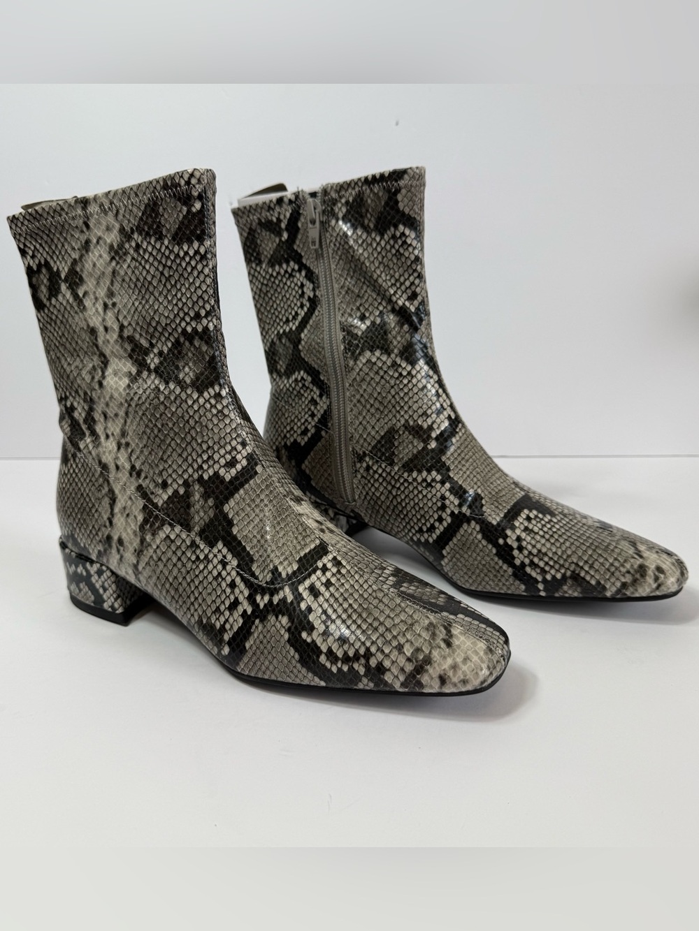 NWT Scoop Snake Print Stretch Block Heel Ankle Booties Size 7
